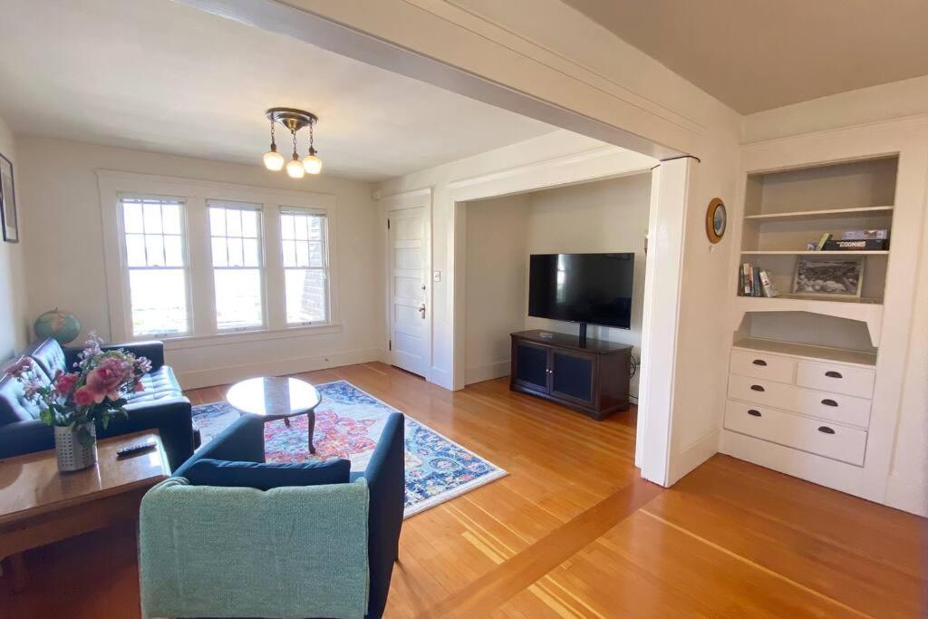 Historic Downtown Riverview Flat, No 3 Astoria Exterior photo